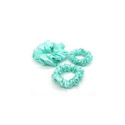 Scrunchie by Terrie – Handmade Saténová gumička na kučeravé vlasy mintovo - zelená